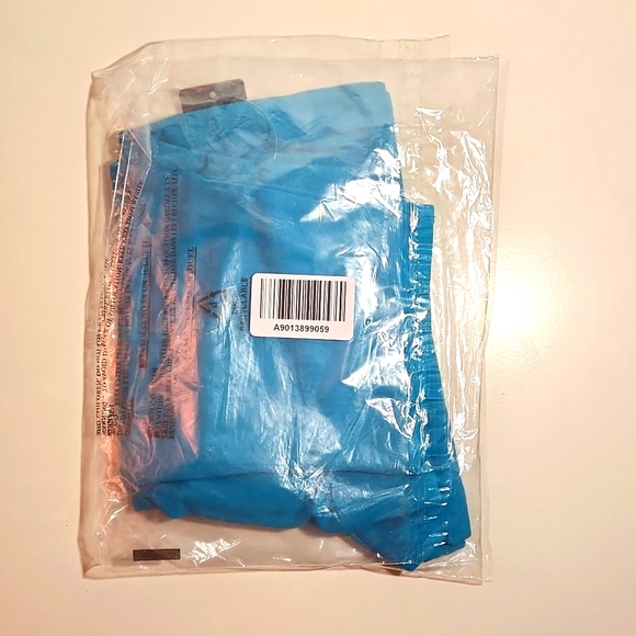 ❤️NWT VINTAGE TORRID LEGGING - BRIGHT BLUE - PEDAL PUSHER - SIGNATURE WAIST 1X - Picture 5 of 10